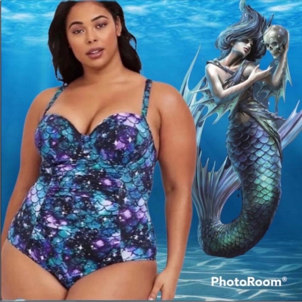 NWT torrid mermaid galaxy strappy lattice back vixen collection swimsuit